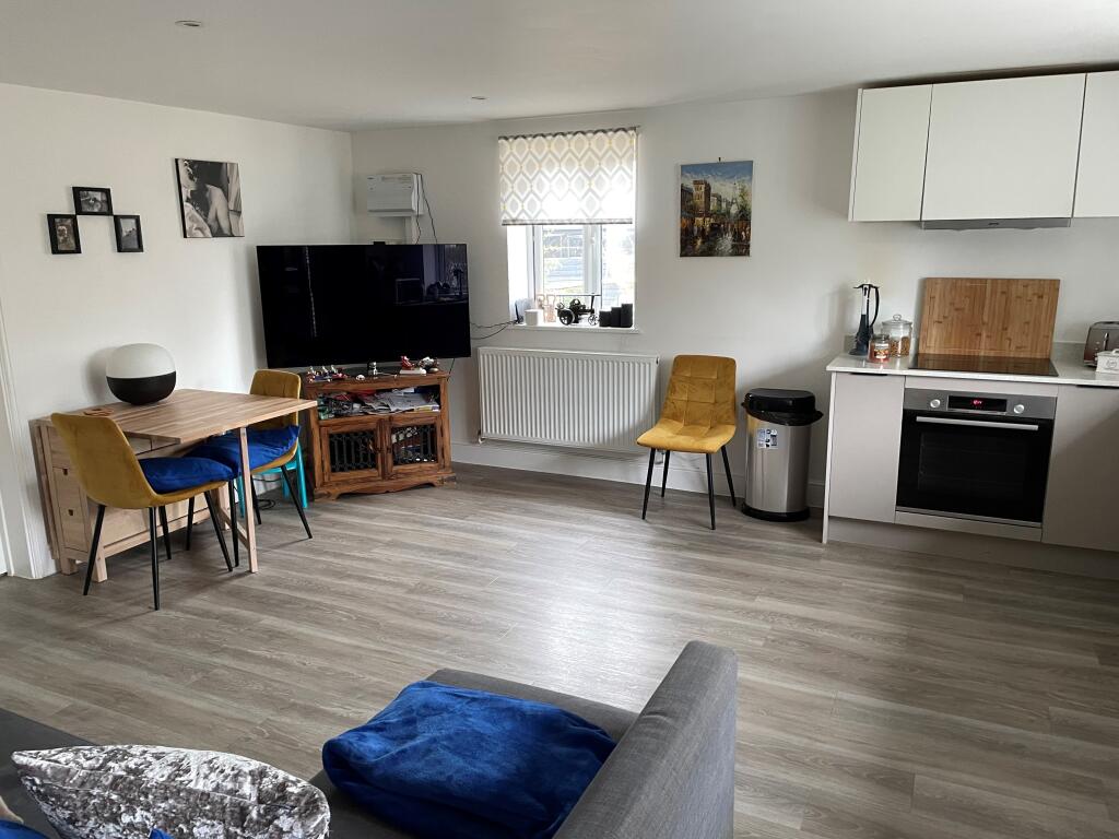 House in Mole Valley, Capel - View 4
