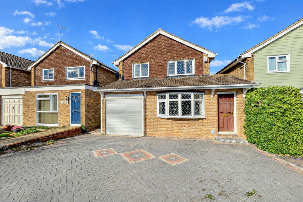 3-bed detached on Boyce Road, Stanford-le-Hope, £400,000