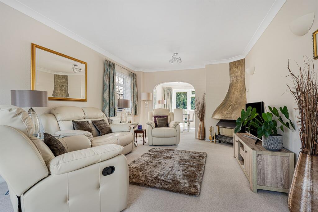 Beechtree Avenue, Marlow Bottom, SL7 photo 4