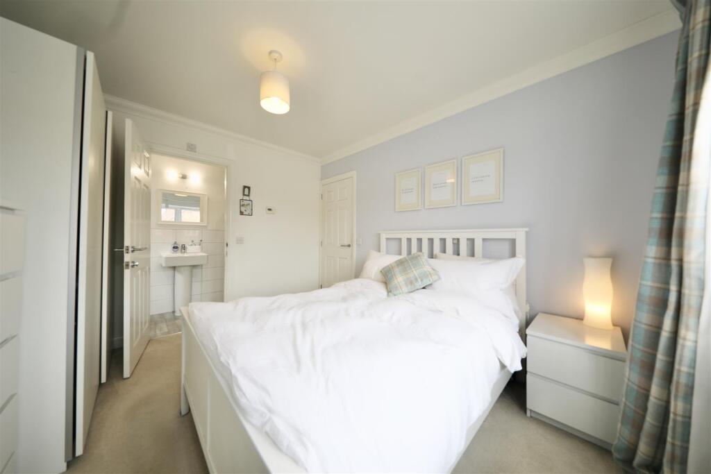 House in Hull, Kingswood - View 4