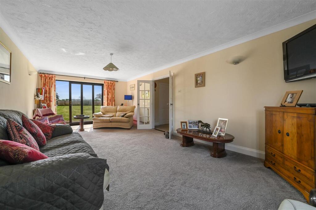 House in Manningtree, Wix - View 4