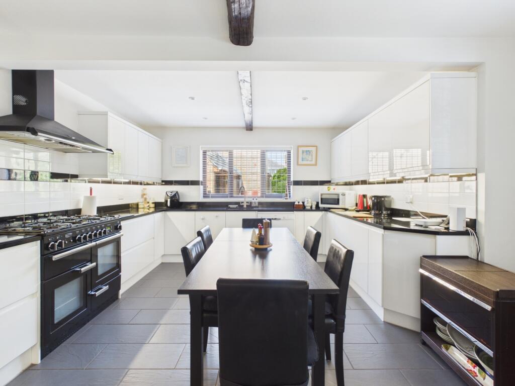 House in Northampton - View 4
