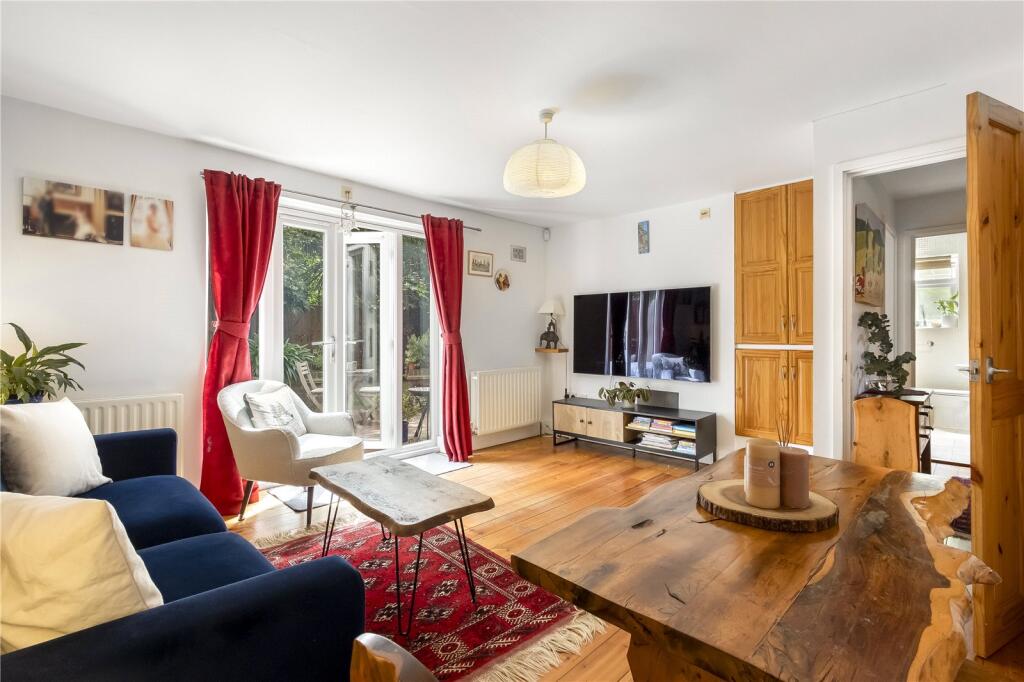 Apartment in London - More
