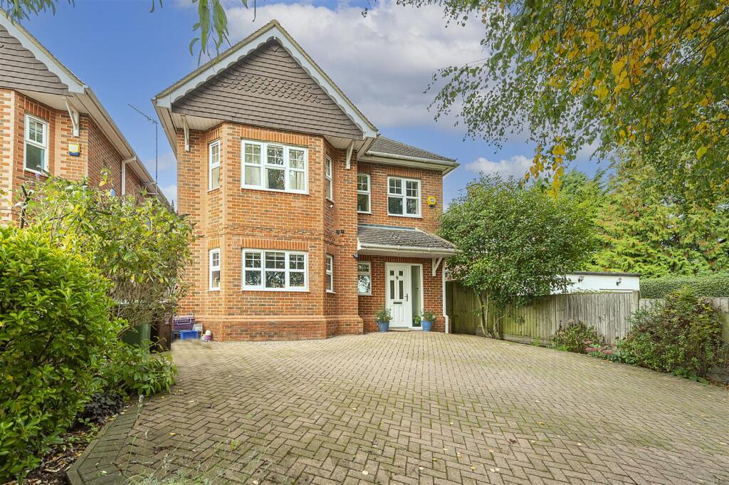 Main image of property: Common Lane, Harpenden