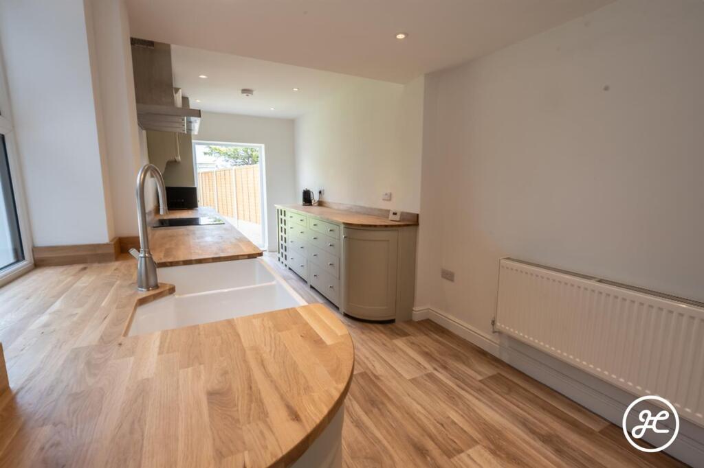 House in Taunton - View 5