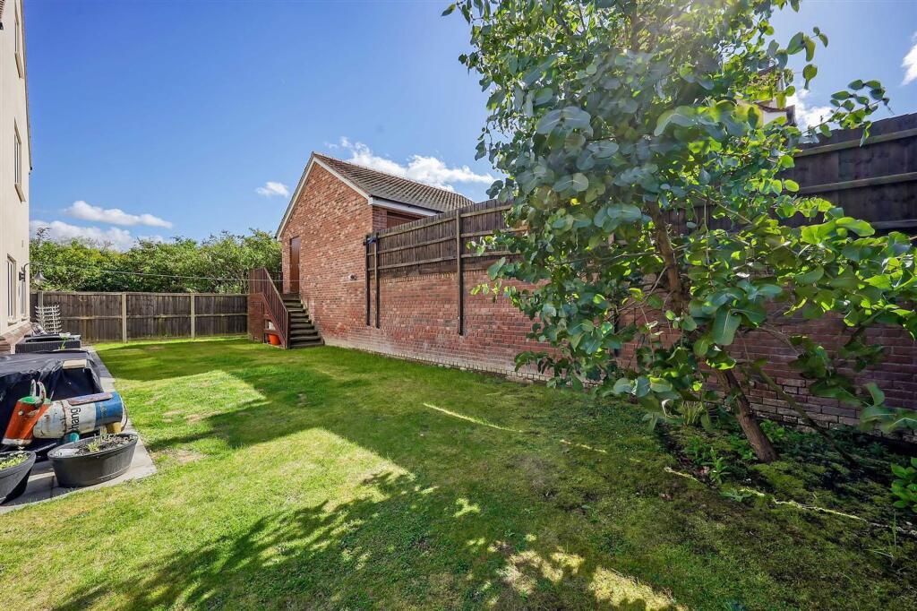 Outings Lane, Doddinghurst photo 3
