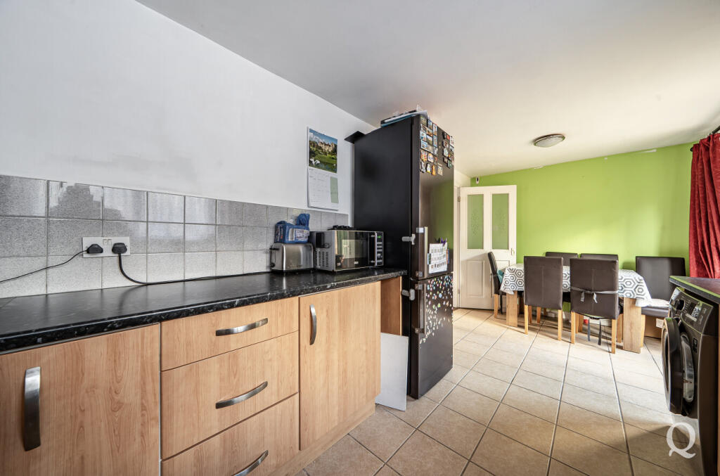Sunnybank, Murston, Sittingbourne, Kent, ME10 photo 4