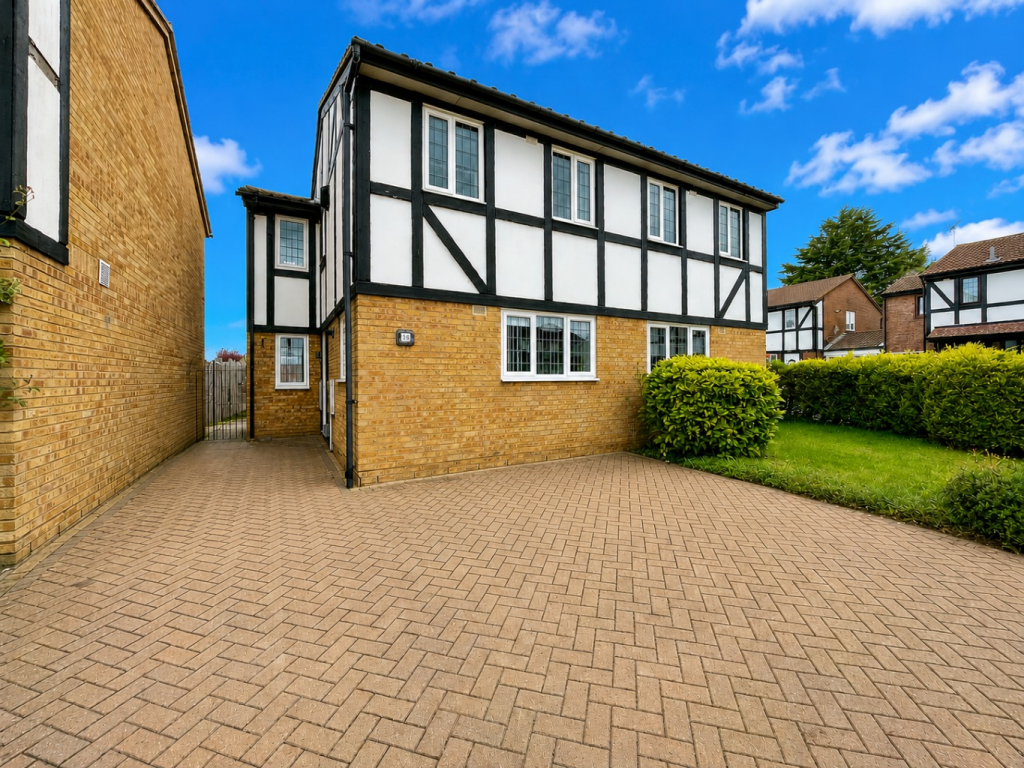 Main image of property: Lesbury Close, Luton, Bedfordshire, LU2 9UP