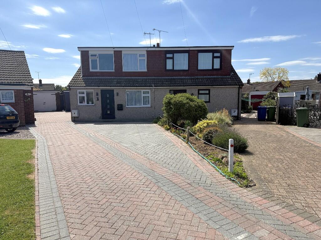 Main image of property: Coombe Rise, Stanford-Le-Hope, Essex, SS17 7EL
