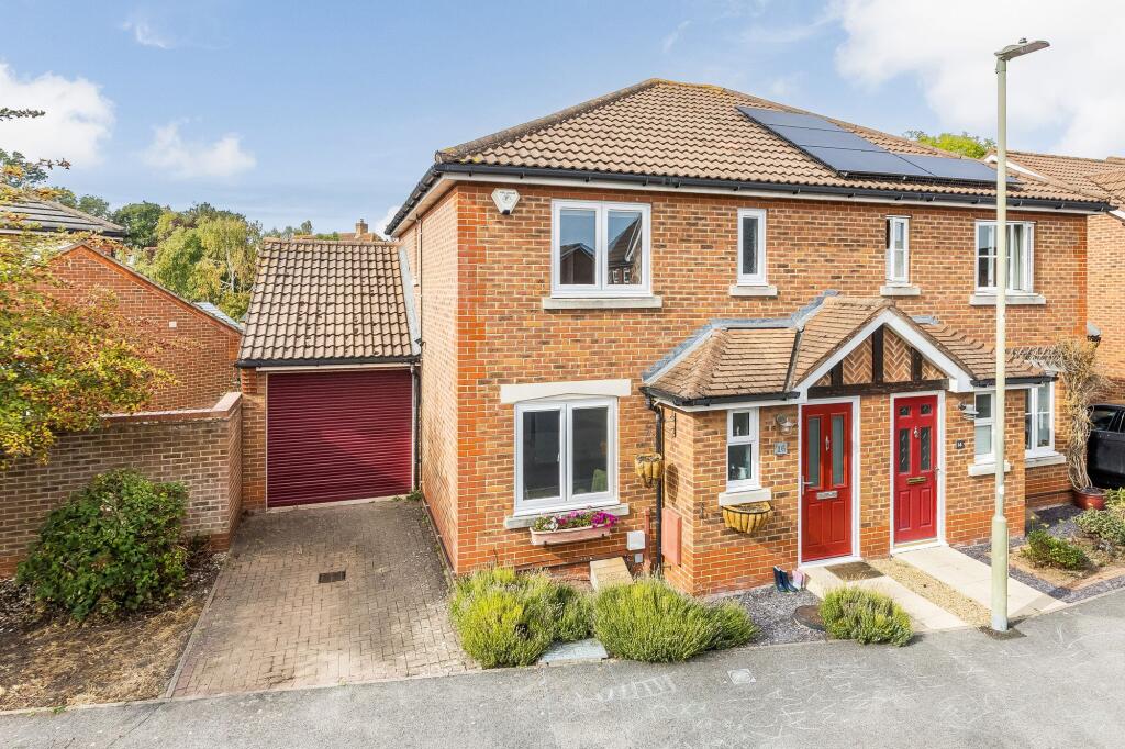 Main image of property: Abbey Brook, Didcot, OX11