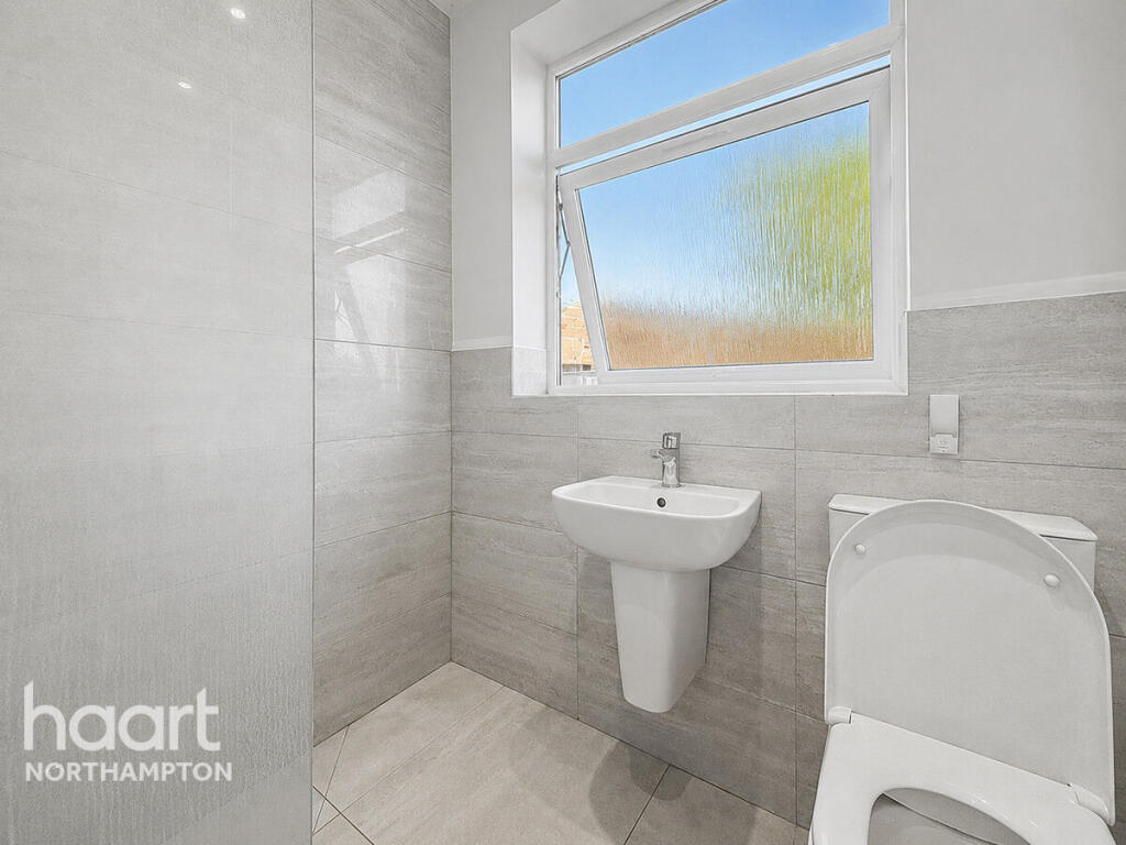 House in Northampton, Kingsthorpe - View 6