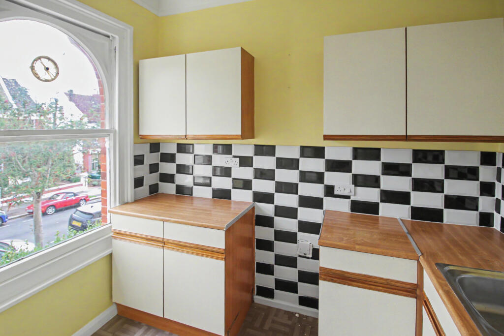 Flat 3, 42 Hove Park Villas, Hove, BN3 6HG photo 2