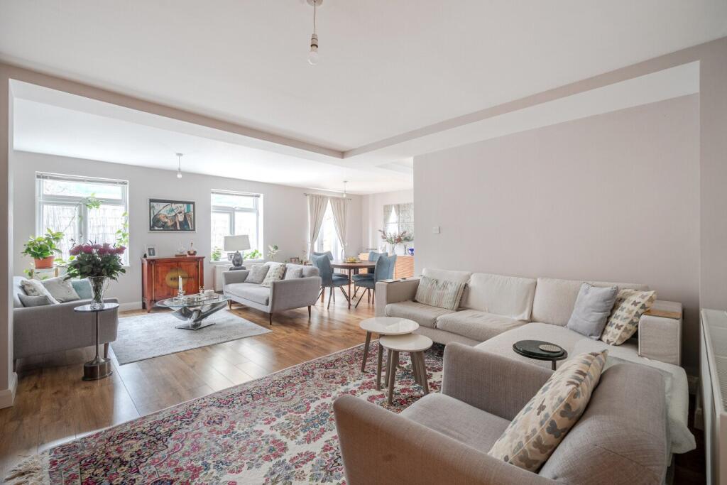 Main image of property: Stroud Crescent, Putney, London, SW15
