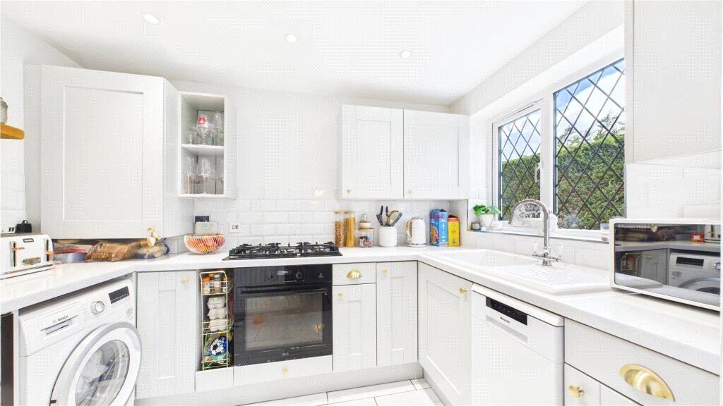 Apartment in Guildford - View 3