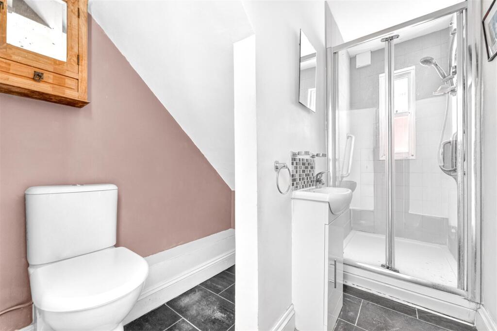 House in London, Walthamstow Village, Walthamstow - More