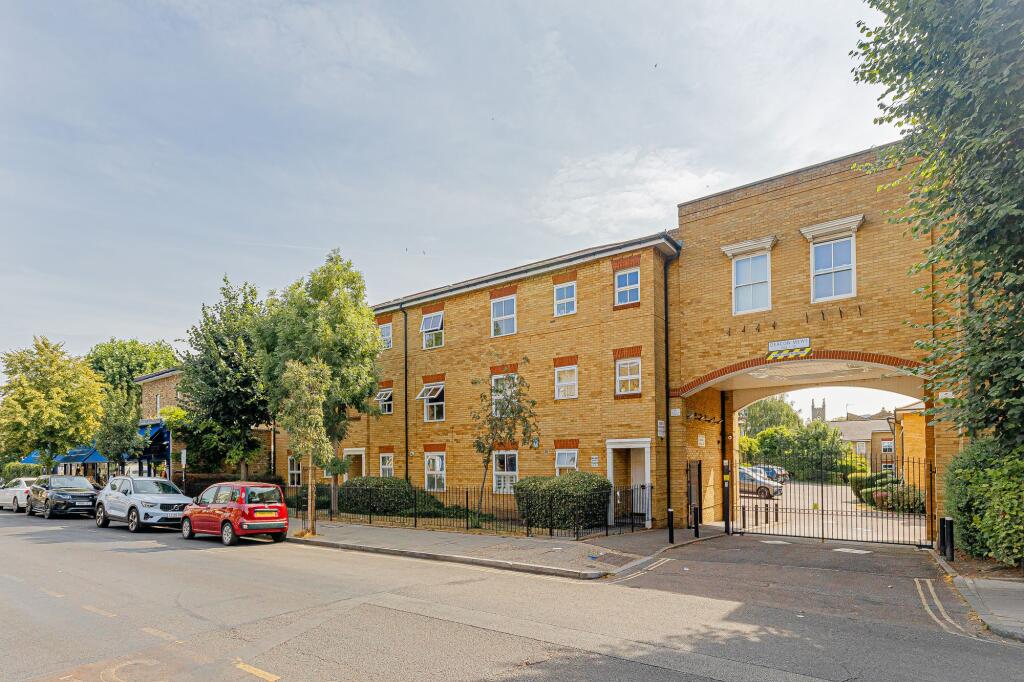 Main image of property: Southgate Road, London, N1
