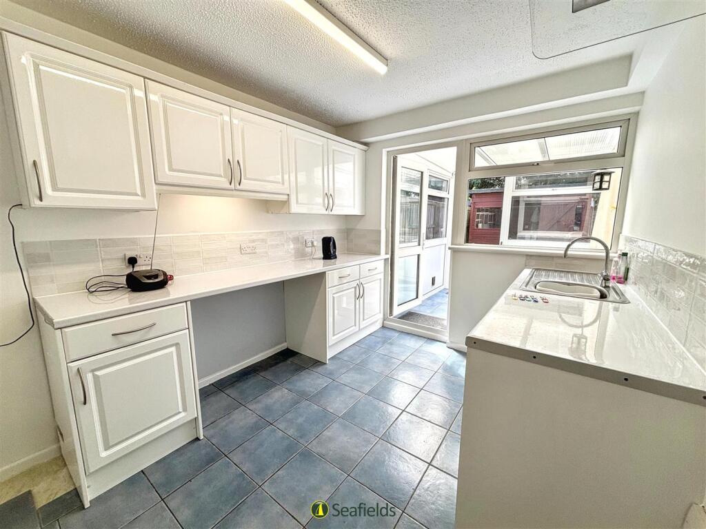 Apartment in Ryde, Appley - View 2