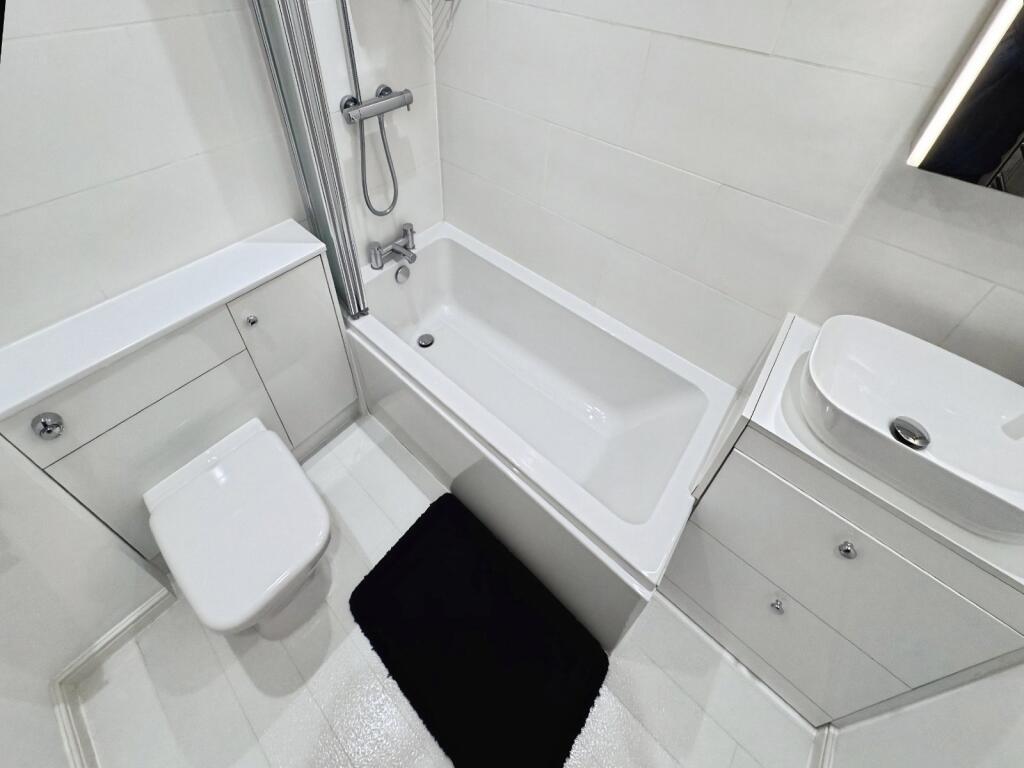 Additional image 7 of Fearnley Croft, Gomersal, BD19