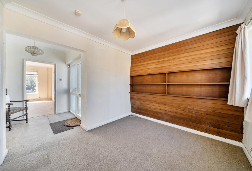 House in Tewkesbury, Teddington - More