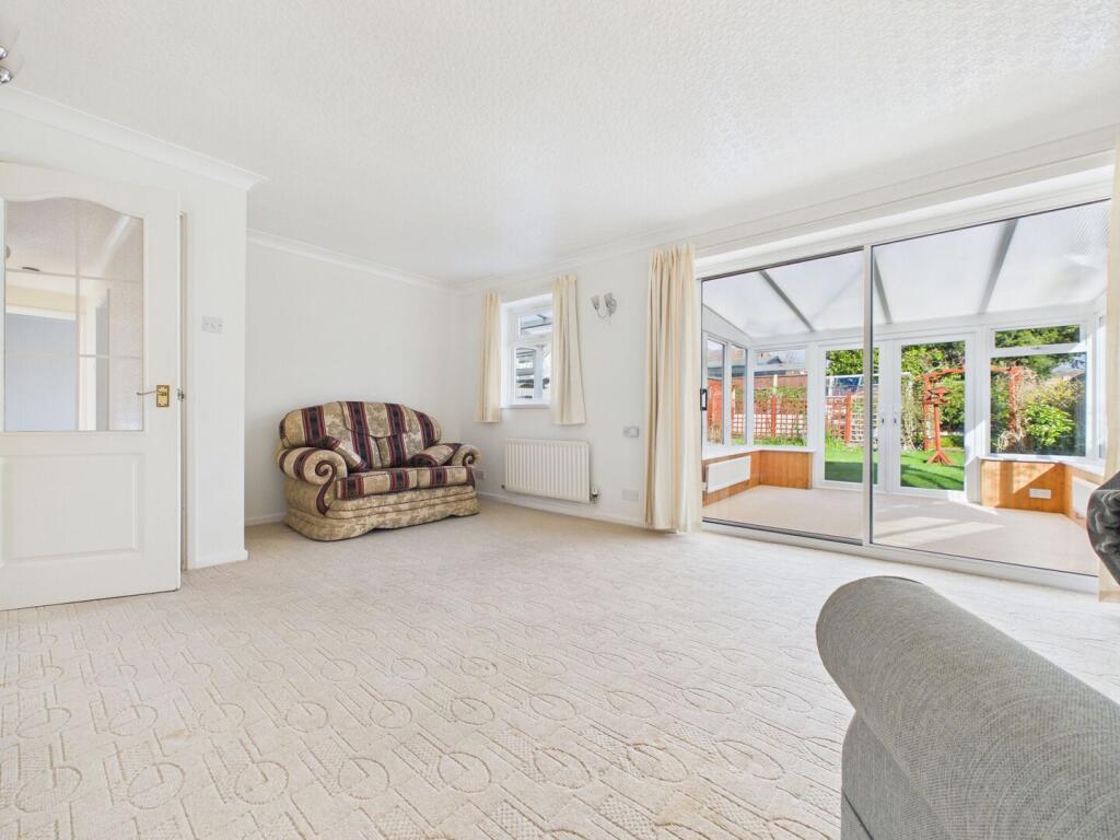 House in Newport - View 4