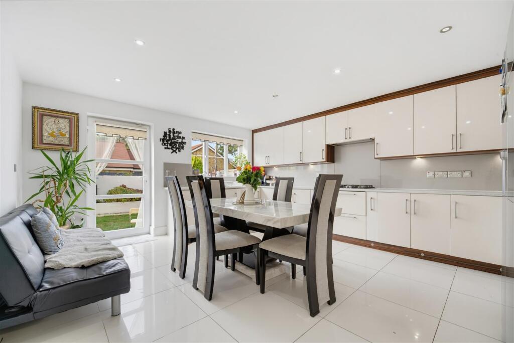House in Twickenham - View 4