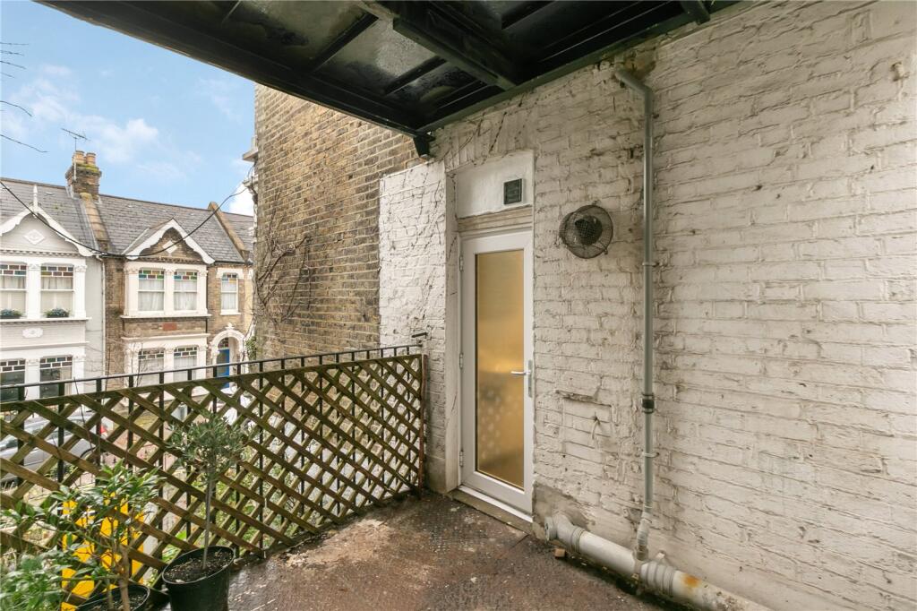 Apartment in London - View 4