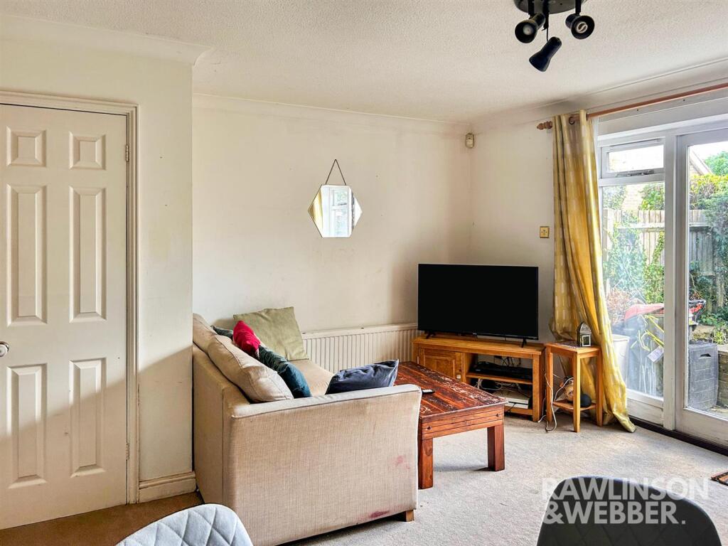 House in Elmbridge, Molesey - View 4