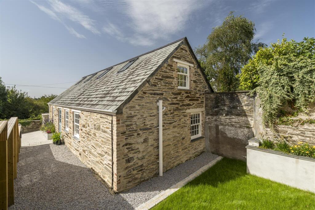 House in Truro - View 5