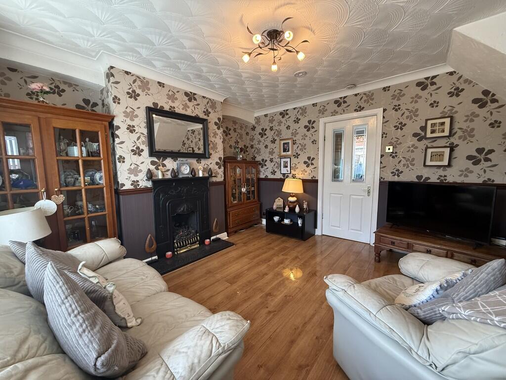John Brunner Crescent, Castle, Northwich photo 4