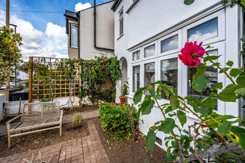 House in Bromley - View 5