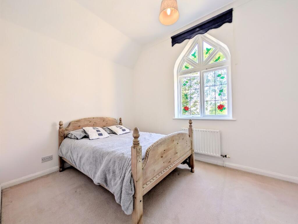 House in Worthing, West Sussex - More