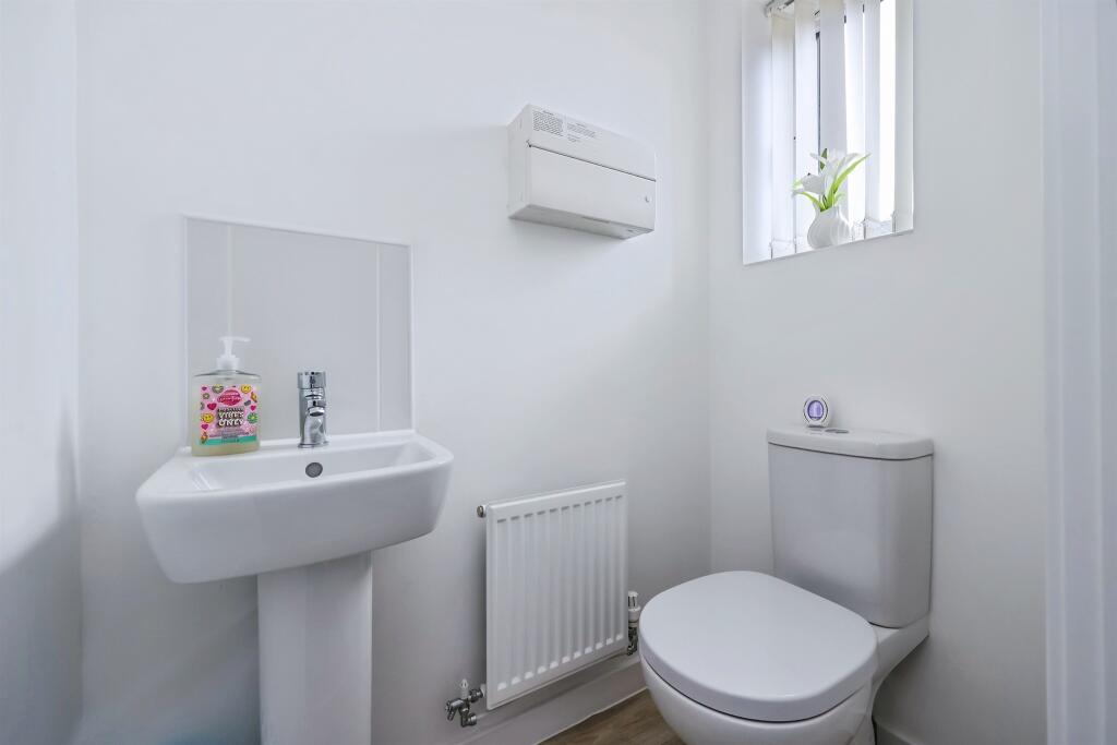 House in Ashfield, Hucknall - View 4