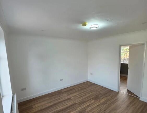 4 Blacks Lane photo 5