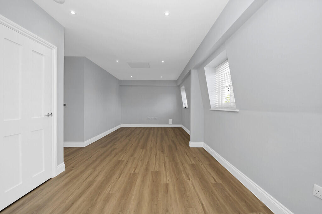 Apartment in West Suffolk, Priors Estate, Bury St Edmunds - More