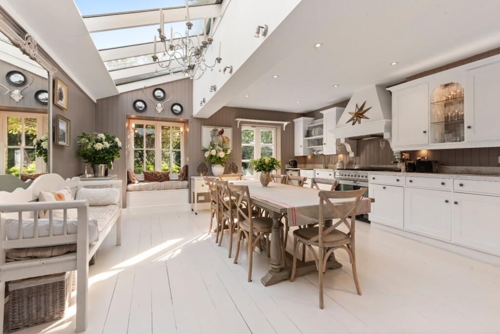 Main image of property: Scholars Road, London, SW12