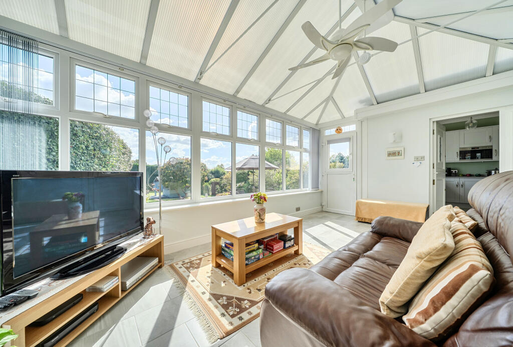 House in Tonbridge - More