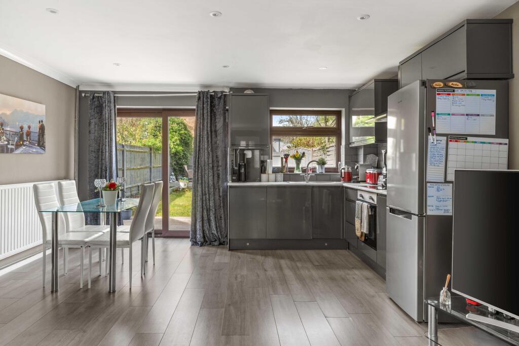 House in East Hertfordshire, Havers, Bishop's Stortford - More
