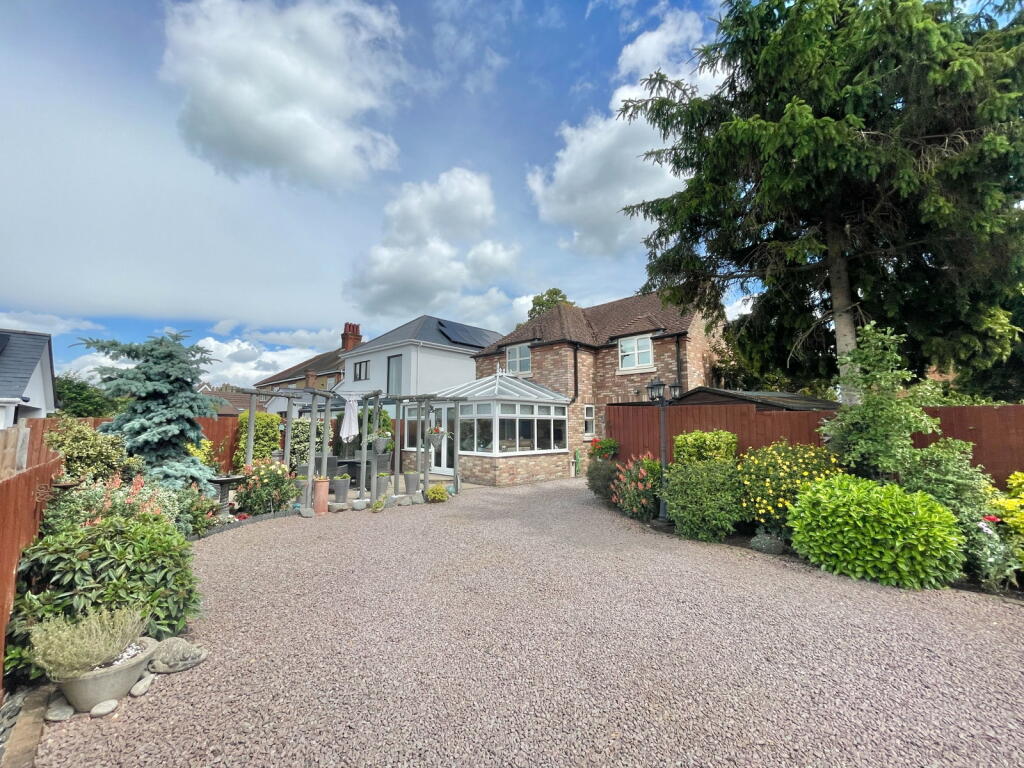 Main image of property: The Avenue, March