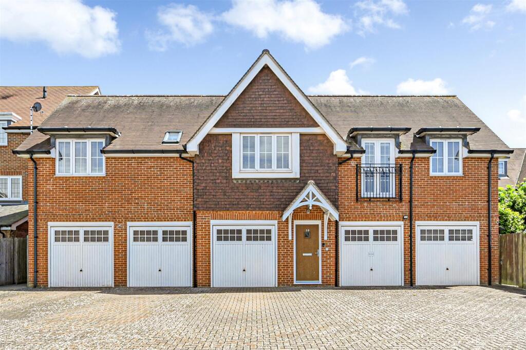 Main image of property: Sonning Crescent, North Bersted
