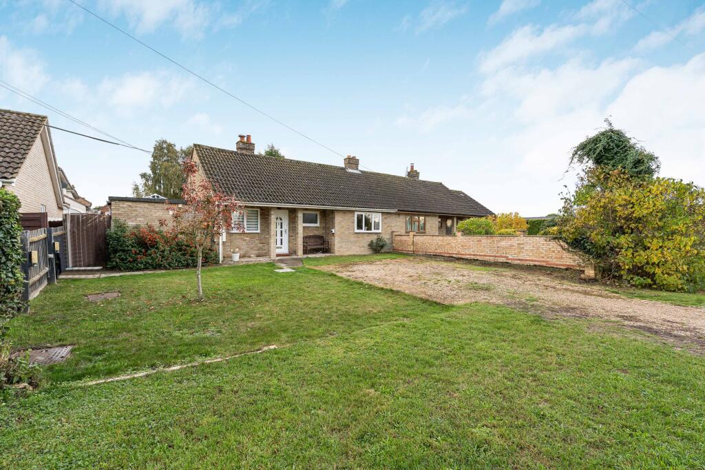 Main image of property: Pear Tree Close, Fenstanton, Cambridgeshire.