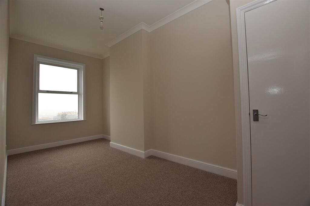 Apartment in St Leonards-on-Sea, St Leonards Green - View 5