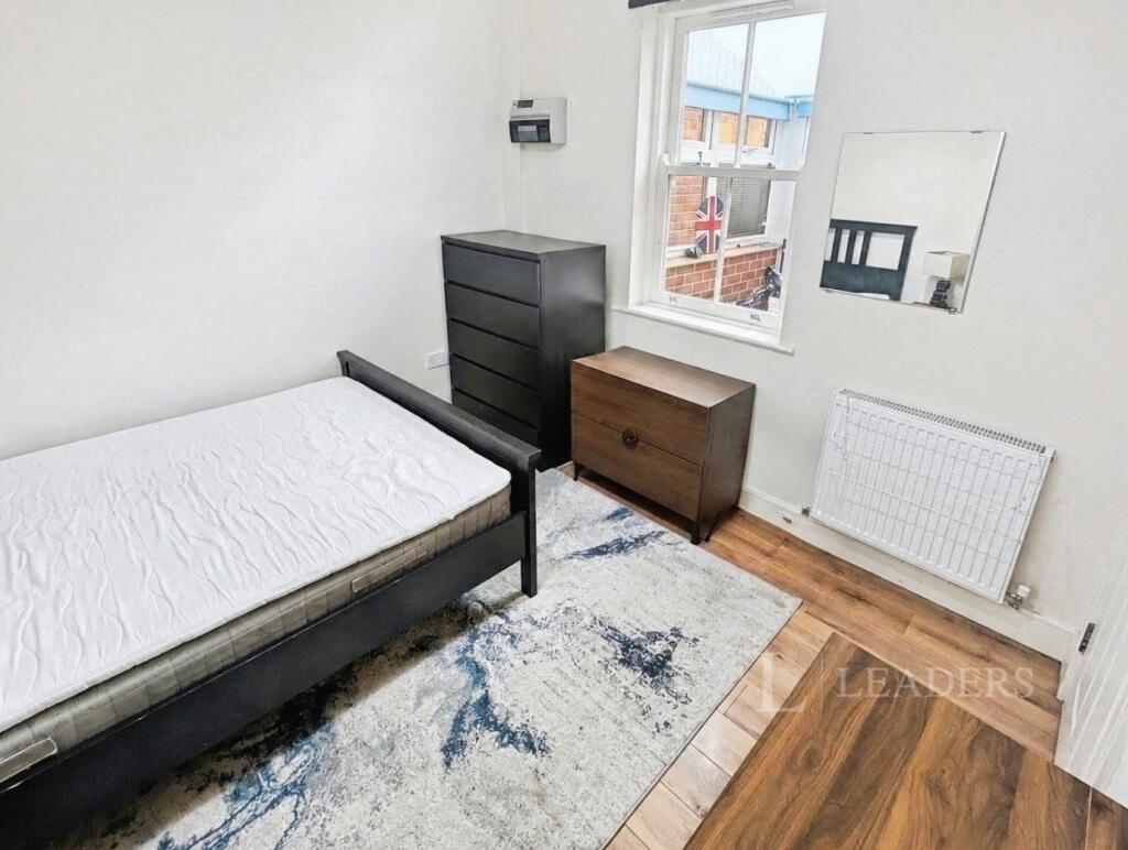 House in Derby, Cathedral Quarter, Little Chester - More