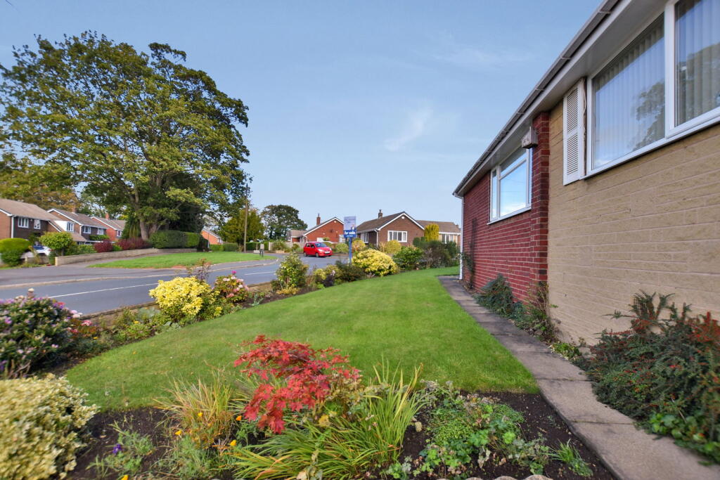 Pledwick Lane, SANDAL, Wakefield WF2 6DL photo 2