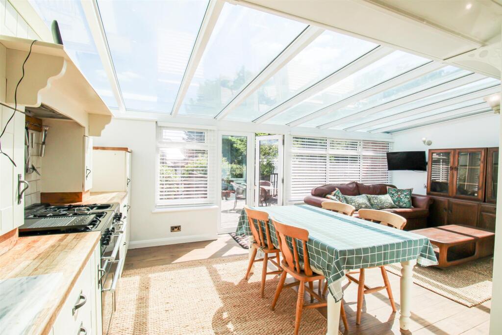 House in Wakefield - View 2