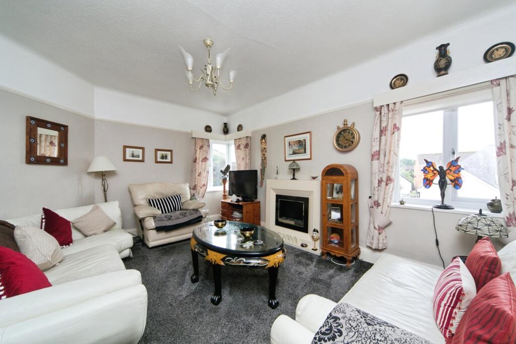 Vicarage Avenue, Llandudno, Conwy, LL30 photo 3