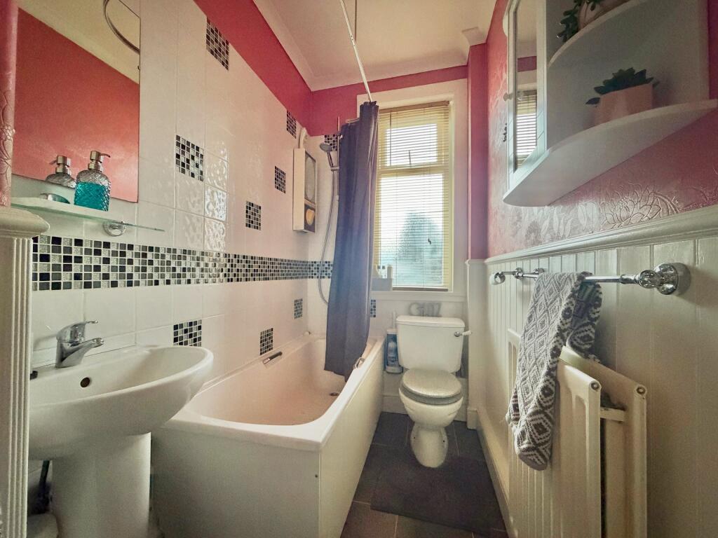 Leavesden Road, Watford, WD24 photo 4