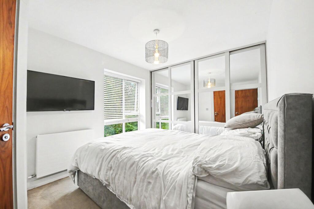 House in Southampton - More