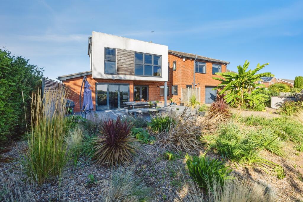House in North Kesteven, Branston and Mere - View 3