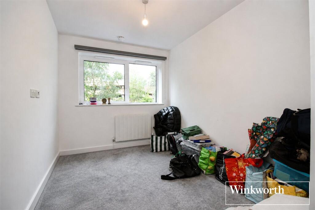 Apartment in Watford - More