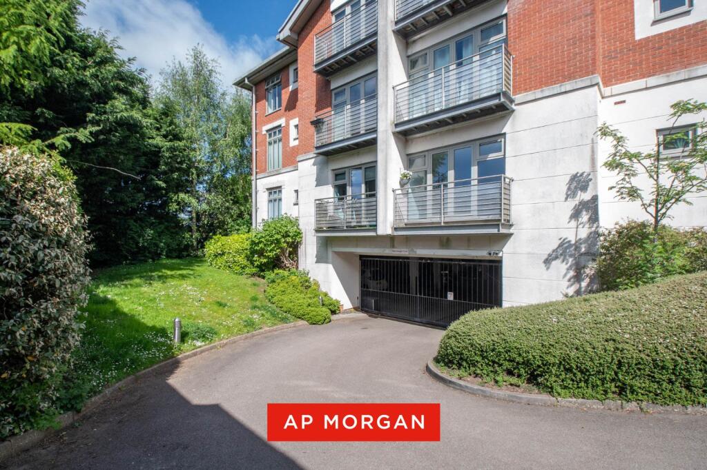 Apartment in Redditch, Worcestershire - View 4